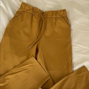 Lululemon on the fly 7/8 pant